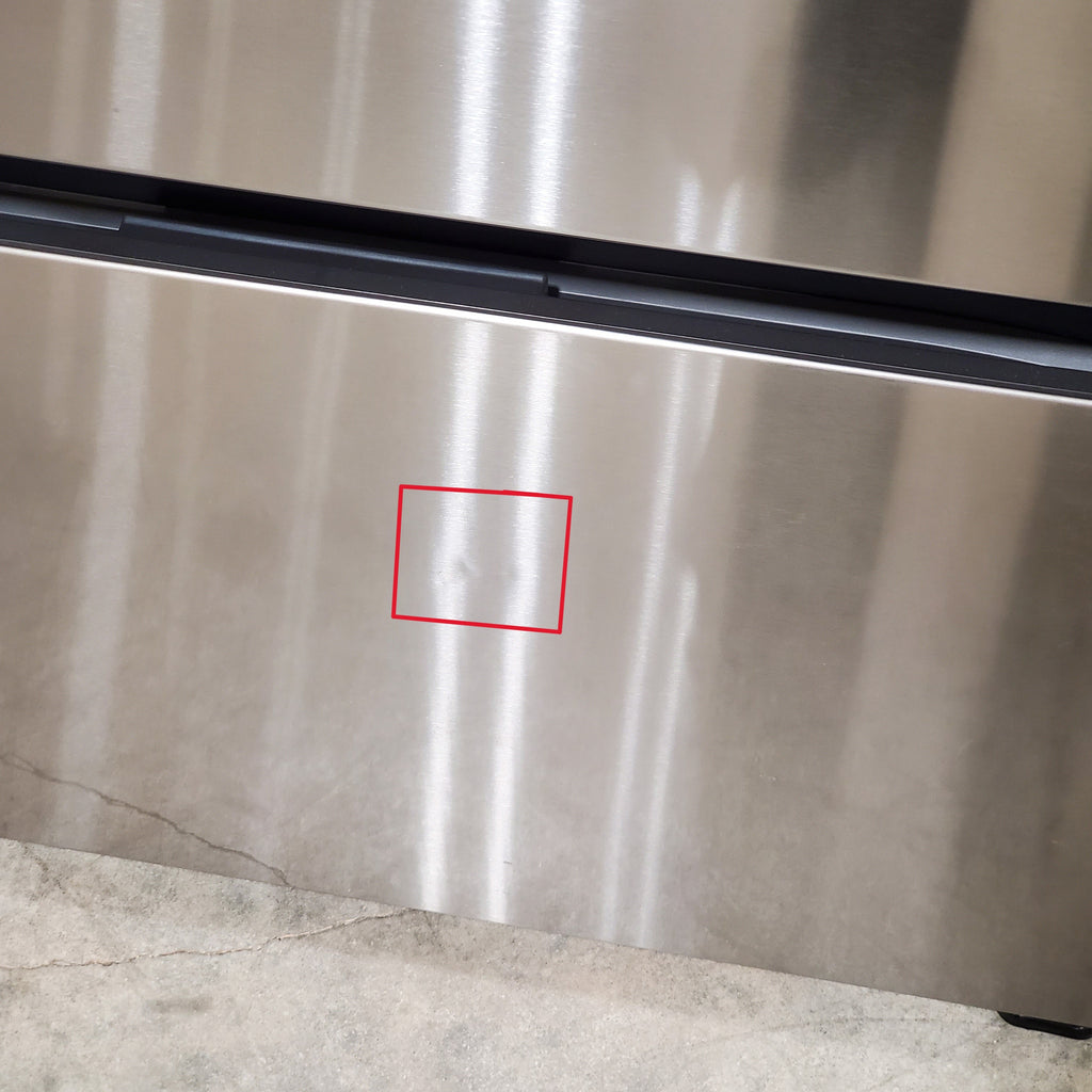 Samsung 29 cu. ft. Bespoke 4-Door French Door Refrigerator with Beverage Center™ in Stainless Steel 5SD198 - RF29BB8600QL - Scratch & Dent (Minor)