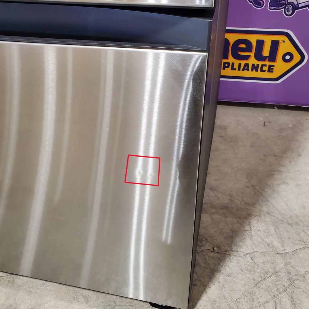 Samsung 29 cu. ft. Bespoke 4-Door French Door Refrigerator with Beverage Center™ in Stainless Steel 5SD198 - RF29BB8600QL - Scratch & Dent (Minor)